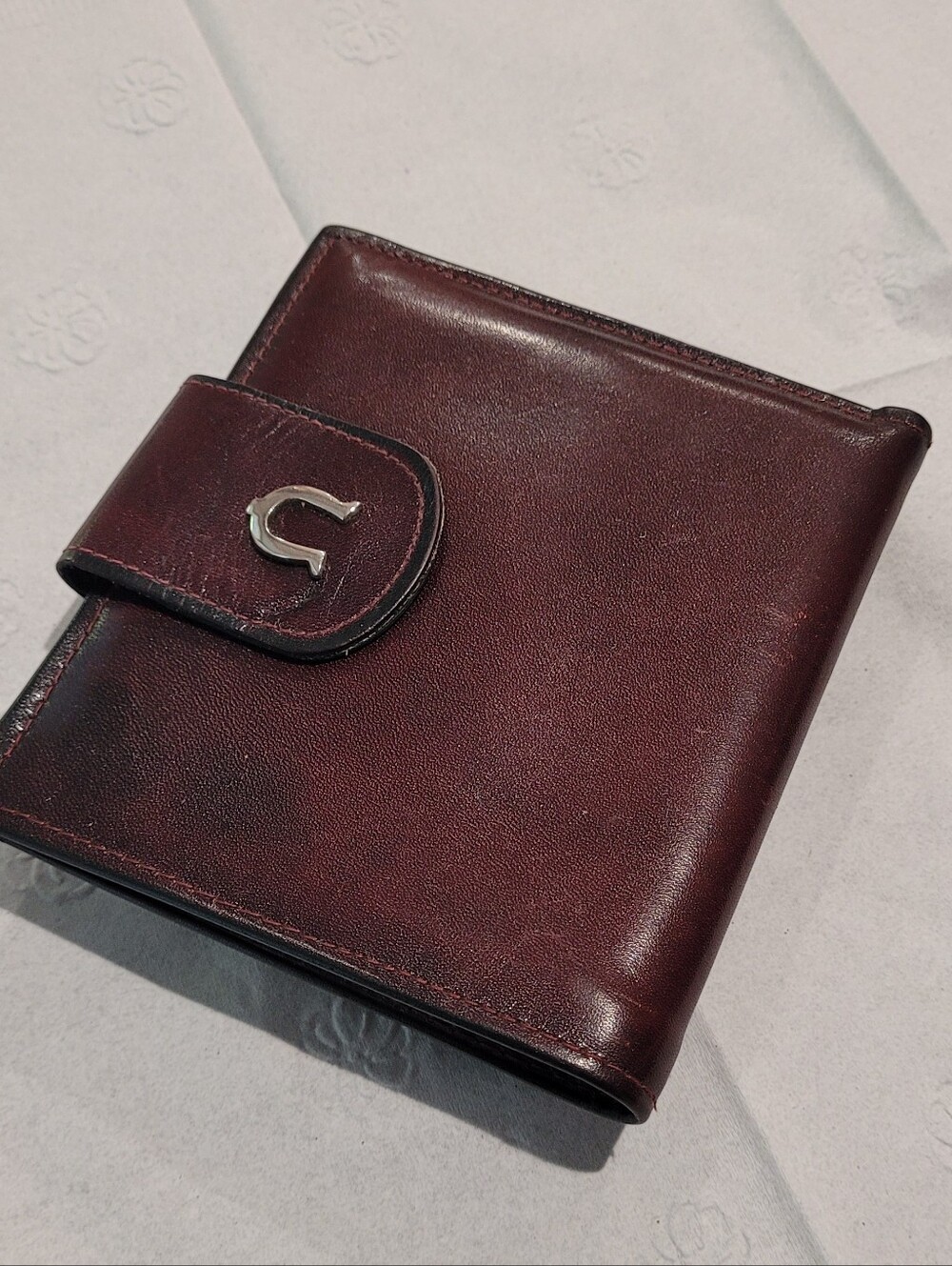Womans Beautiful Like New Vintag Leather Wallet - Brown